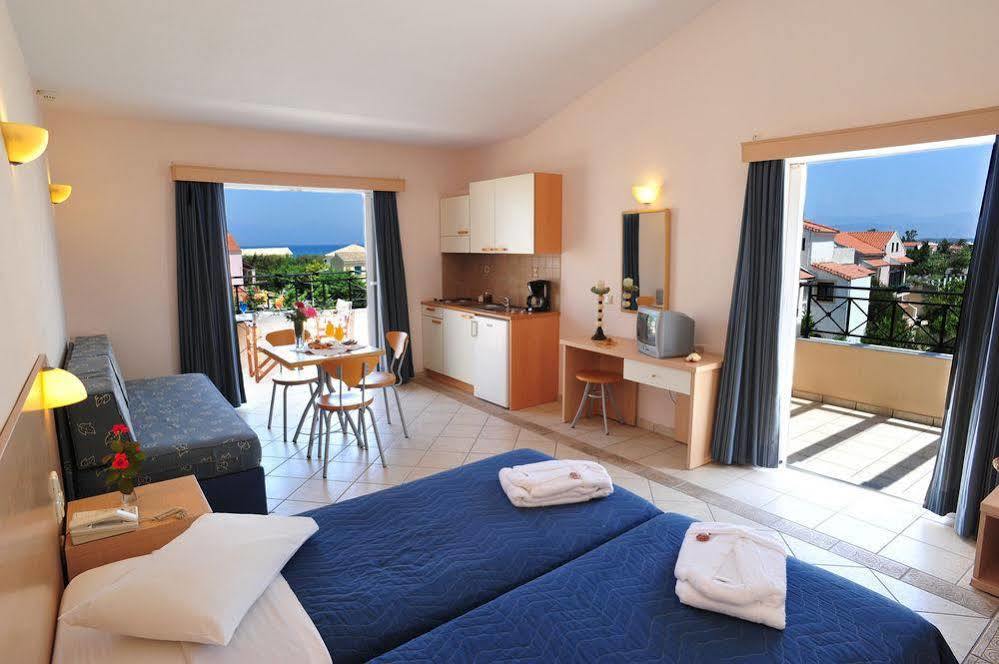 Thinalos Aparthotel Acharavi  Dış mekan fotoğraf